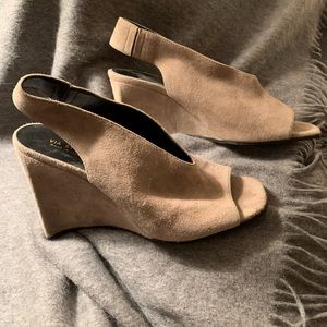NWOT VIA SPIGA Open-Toe Slingback Wedge 💛